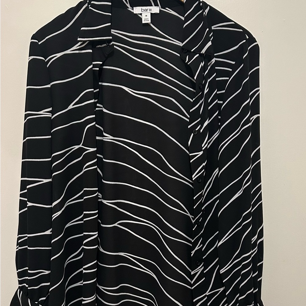 Bar III Women's Black and White Wave Pattern Shirt